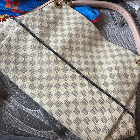 D U P E LV Artsy Handbag - Picture 12 of 14